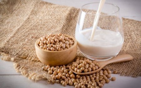 Is Soy Milk Healthy? An In-Depth Look at Its Nutritional Benefits and Potential Drawbacks