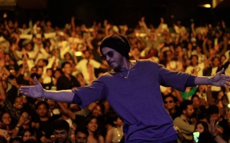 Shah Rukh Khan Celebrates Birthday with Surprise Announcement: He Has Quit Smoking