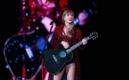 Taylor Swift Joins in Congratulating Jason and Kylie Kelce on Their Baby Announcement