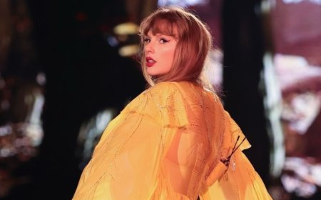 Taylor Swift Gets Emotional During Final Toronto Eras Tour Performance