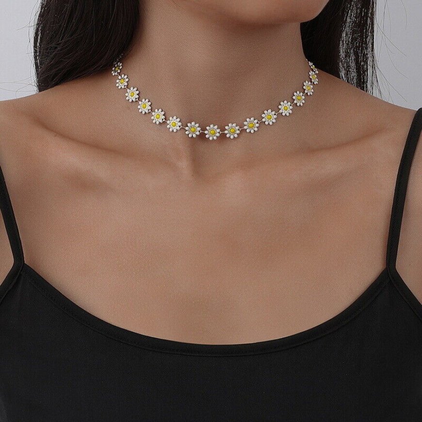 Chokers: The Comeback Accessory Defining Modern Fashion