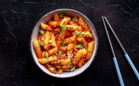 Tteok-bokki: Korea’s Spicy Street Food Star