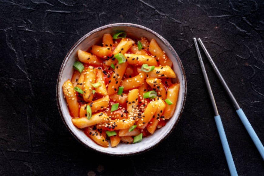 Tteok-bokki: Korea’s Spicy Street Food Star