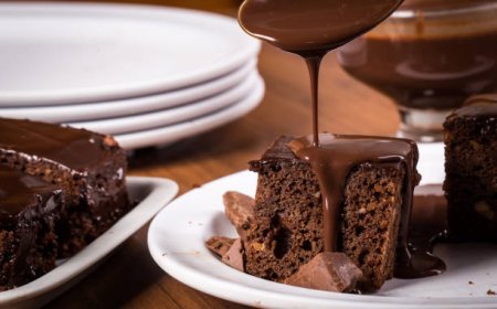 Hot Brownie with Chocolate Sauce: A Timeless Dessert That Melts Every Heart