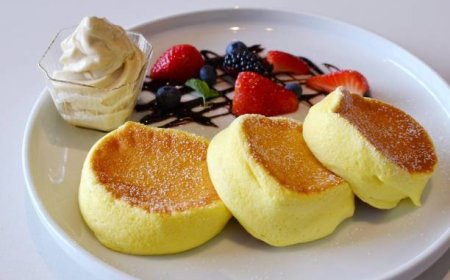 Japanese Soufflé Pancakes: The Fluffy Dessert Winning Hearts